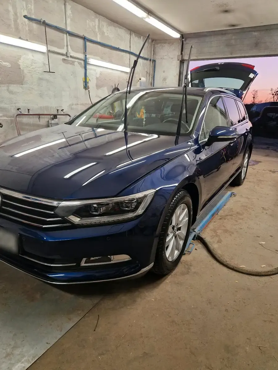 Gebraucht VW Passat 190 PS (139 kW) 2019 Blau Kombi