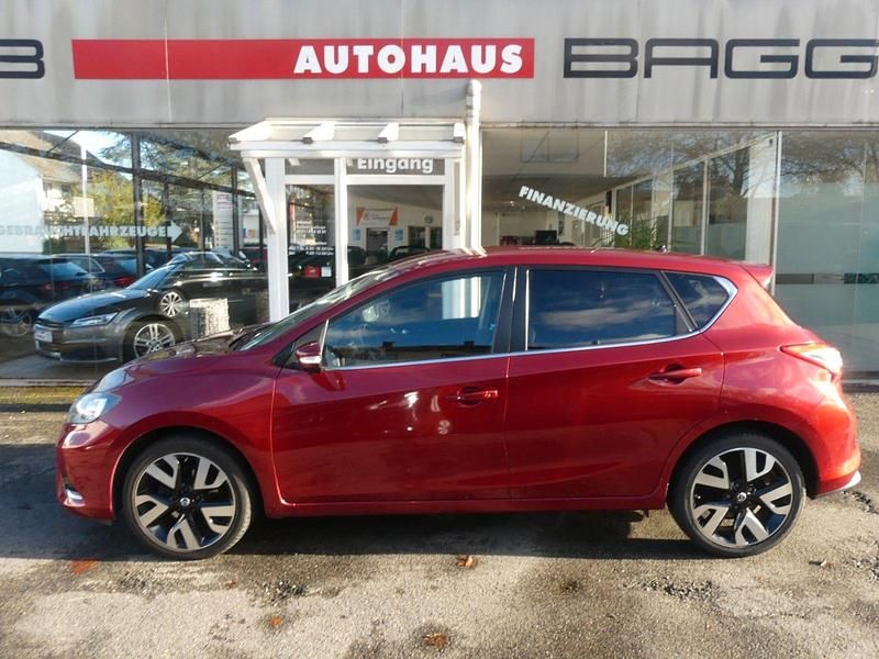 Rot Gebraucht 2016 Nissan Pulsar Tekna Limousine | 8.390 € (Fairer Preis) - Bild 1/4