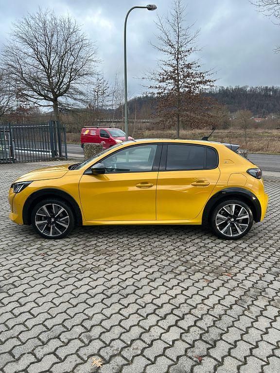 Gelb Gebraucht 2022 Peugeot 208 GT Kleinwagen | 16.600 € (Fairer Preis) - Bild 1/4