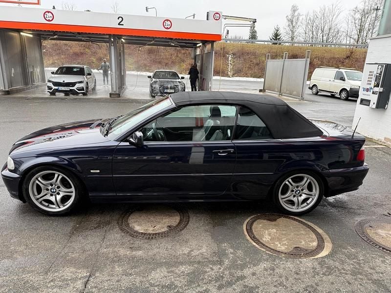 Gebraucht BMW 318 Cabriolet 143 PS (105 kW) 2002 Blau Cabrio