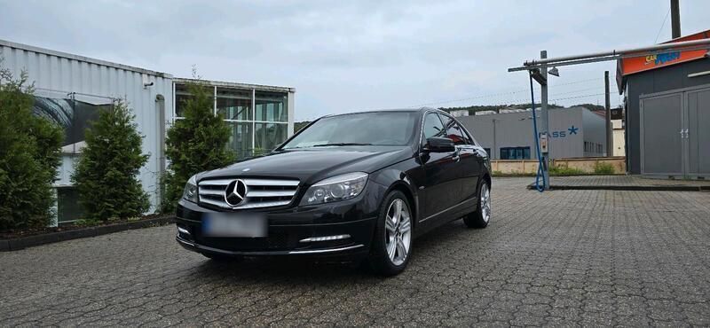 Schwarz Gebraucht 2010 Mercedes C180 Limousine | 8.499 € (Fairer Preis) - Bild 1/4