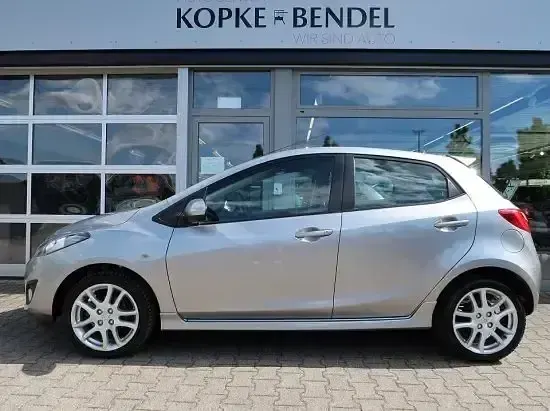 Gebraucht Mazda 2 Inclusive 102 PS (75 kW) 2011 Plutossilber metallic Kleinwagen