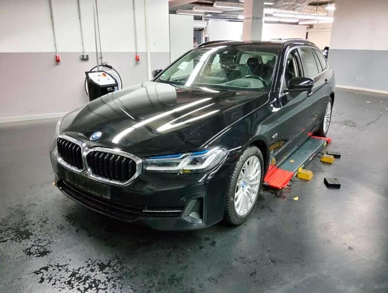 Schwarz ii Gebraucht 2022 BMW 530e Kombi | 20.499 € (Superpreis) - Bild 1/4