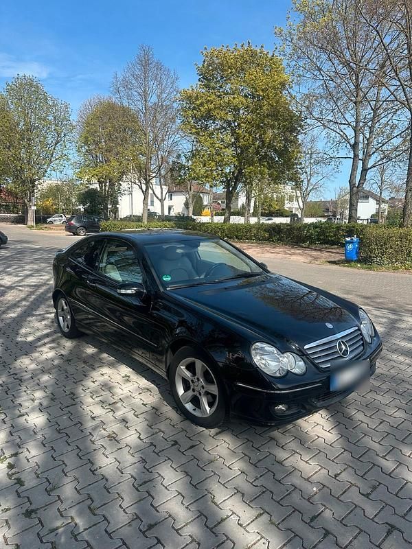 Gebraucht Mercedes C220 150 PS (110 kW) 2005 Schwarz Coupé
