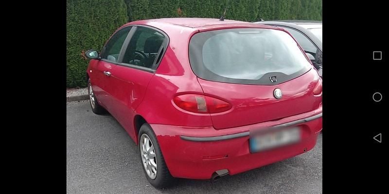 Gebraucht Alfa Romeo 147 105 PS (77 kW) 2004 Rot Kleinwagen