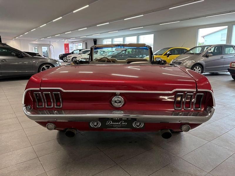 Używany Ford V8 249 KM (183 kW) 1968 Czerwony Kabriolet