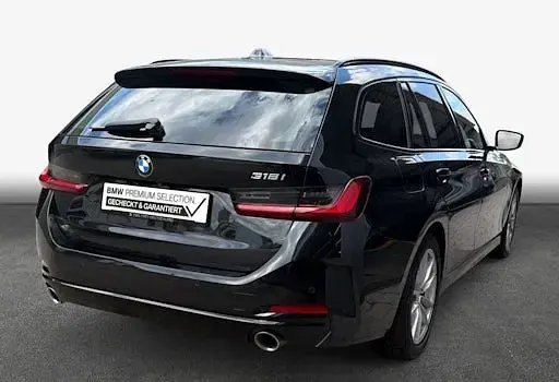 Gebraucht BMW 318 Sport Line 156 PS (114 kW) 2024 Saphirschwarz metallic Kombi