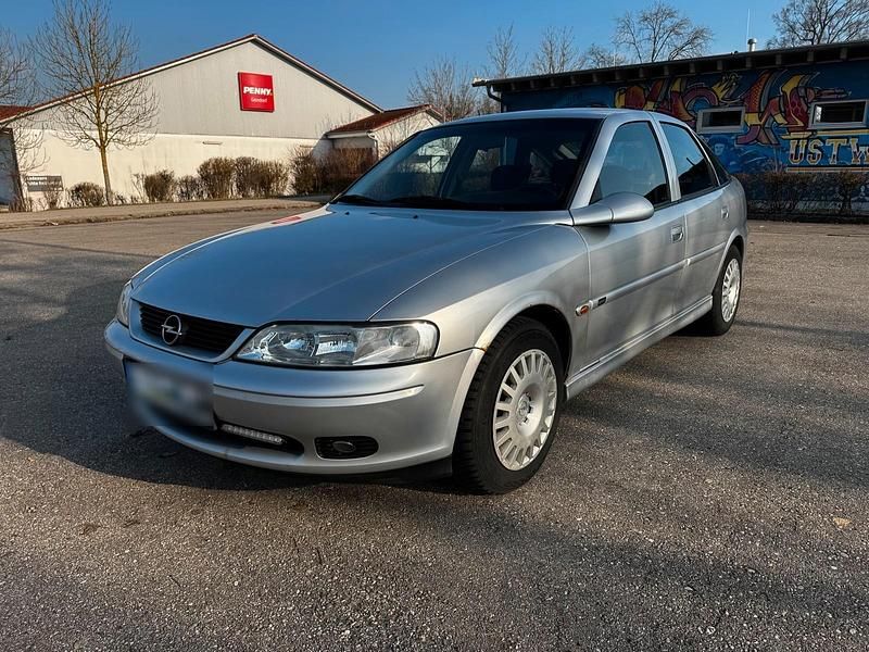 Gebraucht Opel Vectra 115 PS (84 kW) 1999 Silber Limousine