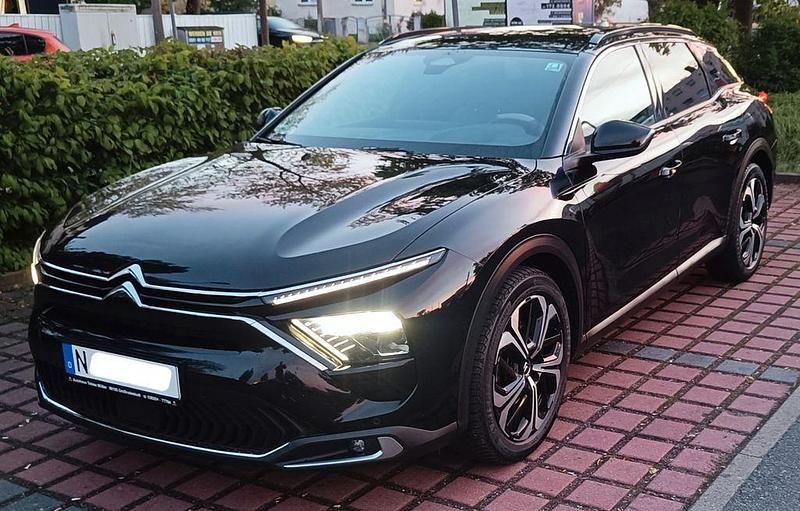 Schwarz Gebraucht 2022 Citroën C5 X Kombi | 26.000 € (Teuer) - Bild 1/4