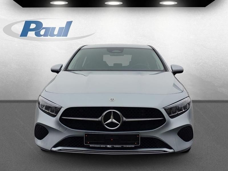 Gebraucht Mercedes A180 Progressive 136 PS (100 kW) 2024 Metalliclack hightechsilber Limousine