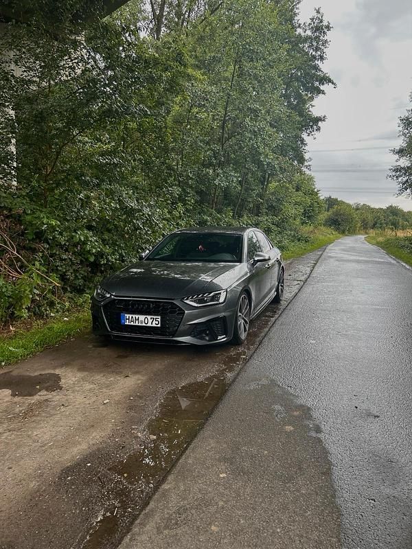 Grau Gebraucht 2019 Audi A4 S-Line Limousine | 20.960 € (Superpreis) - Bild 1/4