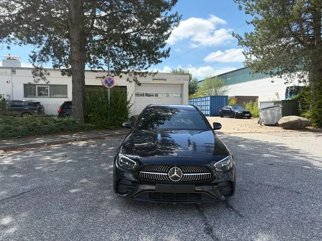 Gebraucht Mercedes E400 330 PS (242 kW) 2022 Schwarz Kombi