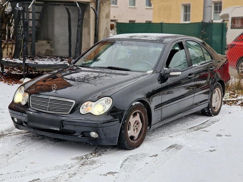 Schwarz Gebraucht 2005 Mercedes C180 Limousine | 1.100 € (Superpreis) - Bild 1/4