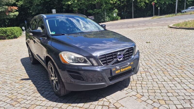 Grau Gebraucht 2010 Volvo XC60 SUV | 9.800 € (Fairer Preis) - Bild 1/4