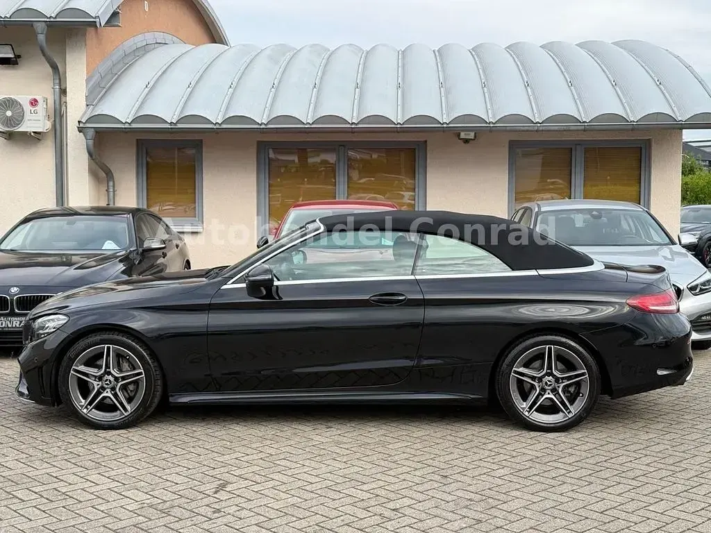 Gebraucht Mercedes C220 AMG 194 PS (142 kW) 2020 Schwarz Cabrio