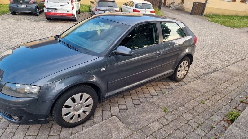 Grau Gebraucht 2004 Audi A3 Ambiente Coupé | 2.980 € (Fairer Preis) - Bild 1/4