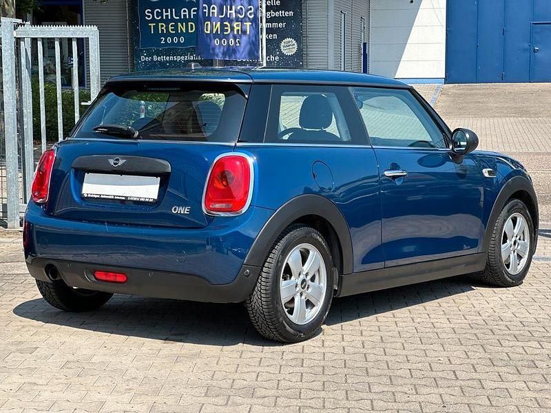 Gebraucht Mini ONE 102 PS (75 kW) 2017 Blau Kleinwagen