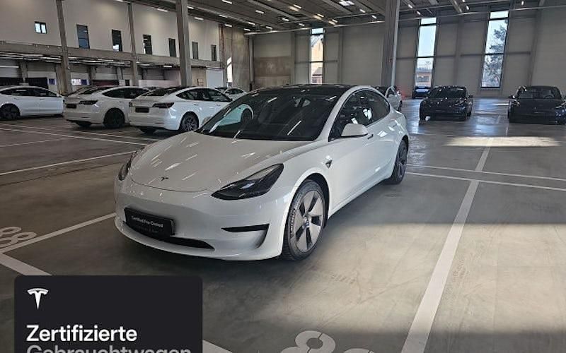Weiß Gebraucht 2021 Tesla Model 3 Standard Range Limousine | 25.800 € (Fairer Preis) - Bild 1/4