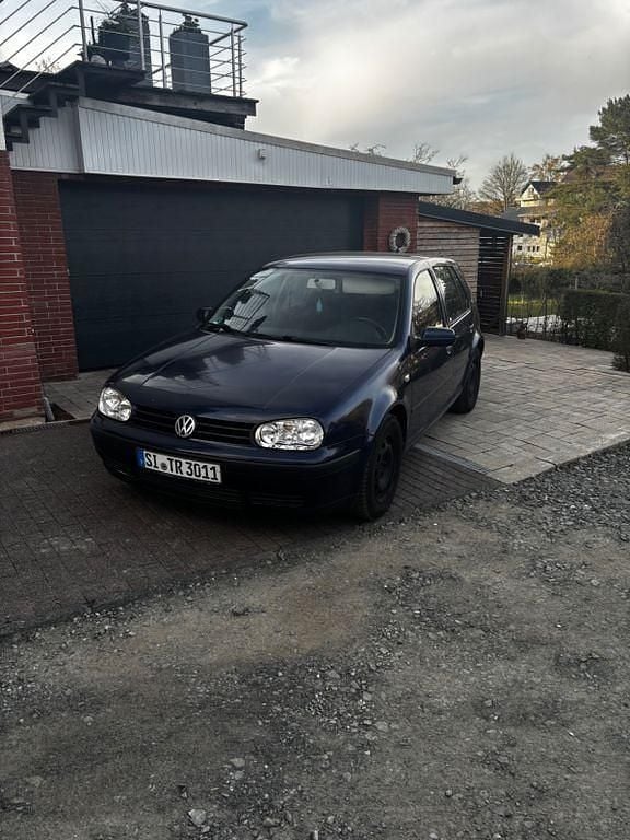 Gebraucht VW Golf IV 101 PS (74 kW) 2002 Blau Limousine