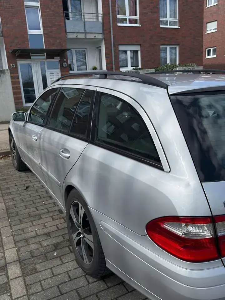 Gebraucht Mercedes E220 Classic 150 PS (110 kW) 2003 Kombi