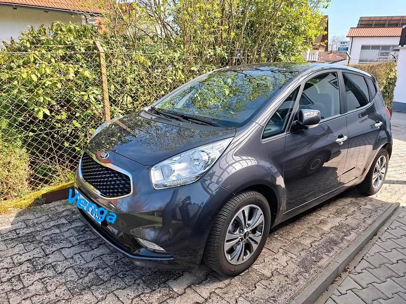 Gebraucht Kia Venga 90 PS (66 kW) 2015 Grau Kleinwagen