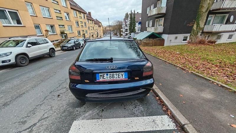 Gebraucht Audi A3 Ambition 101 PS (74 kW) 1998 Blau Kleinwagen