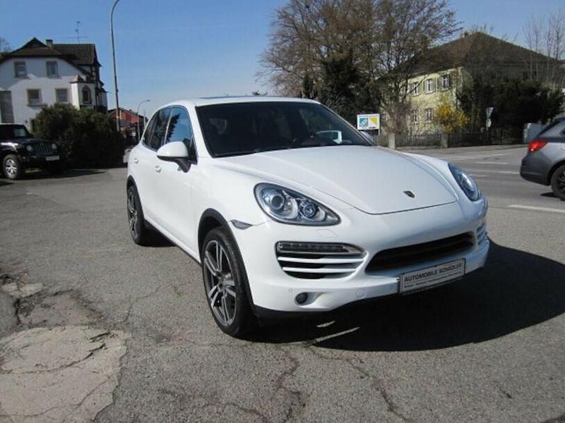 Gebraucht Porsche Cayenne 245 PS (180 kW) 2012 Pure white/weiss SUV