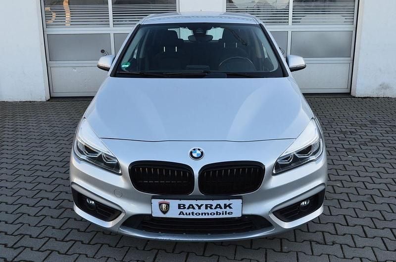 Gebraucht BMW 218 Active Tourer Basis 136 PS (100 kW) 2015 Glaciersilber metallic Van / Kleinbus