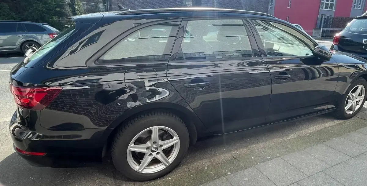 Gebraucht Audi A4 Ambiente 150 PS (110 kW) 2018 Schwarz Kombi