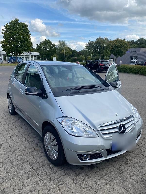 Grau Gebraucht 2008 Mercedes A180 Kombi | 4.200 € (Fairer Preis) - Bild 1/4