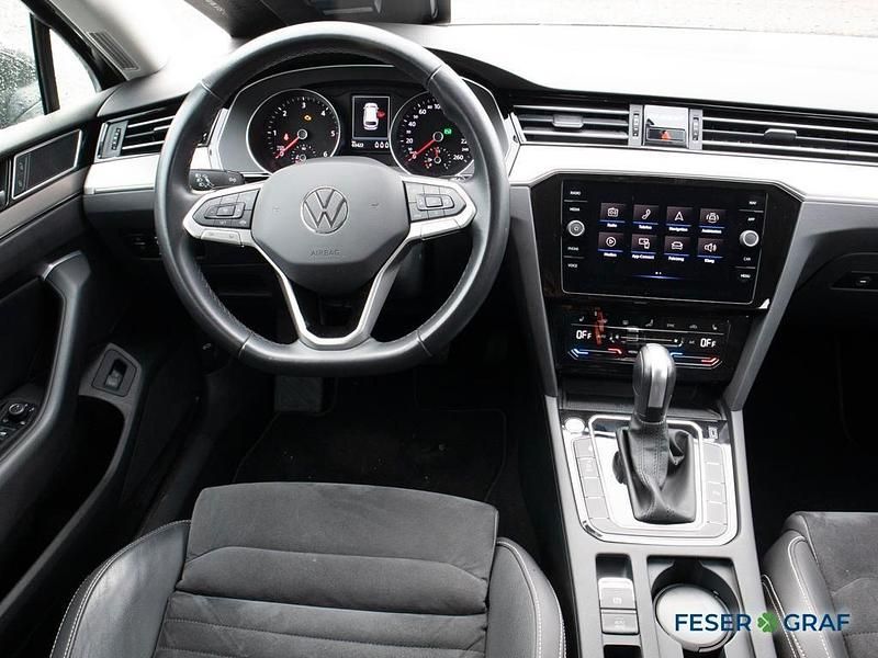 Gebraucht VW Passat Elegance 150 PS (110 kW) 2020 Mangangrau metallic Kombi