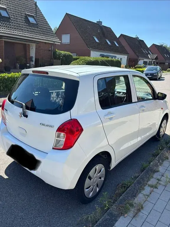 Gebraucht Suzuki Celerio Club 68 PS (50 kW) 2016 Weiß Kleinwagen