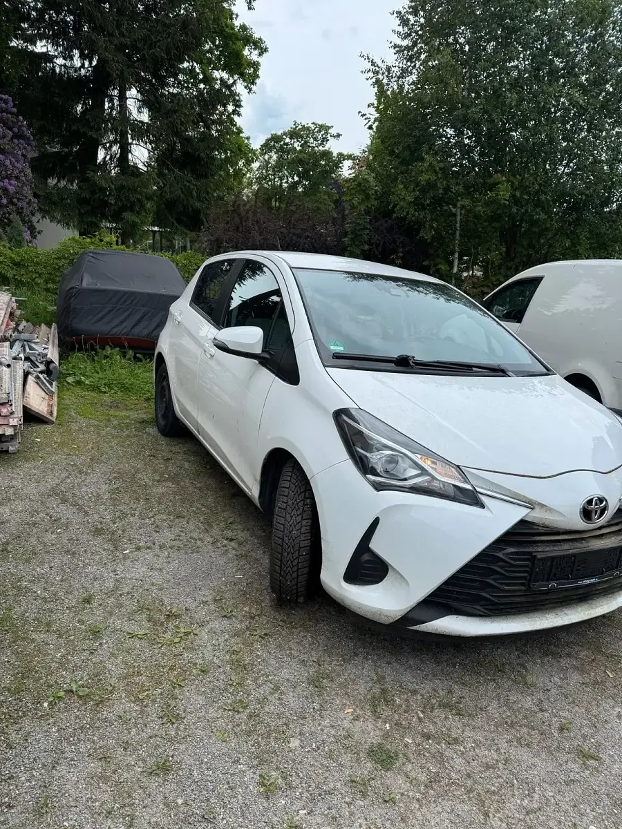 Gebraucht Toyota Yaris 72 PS (52 kW) 2020 Weiß Kleinwagen