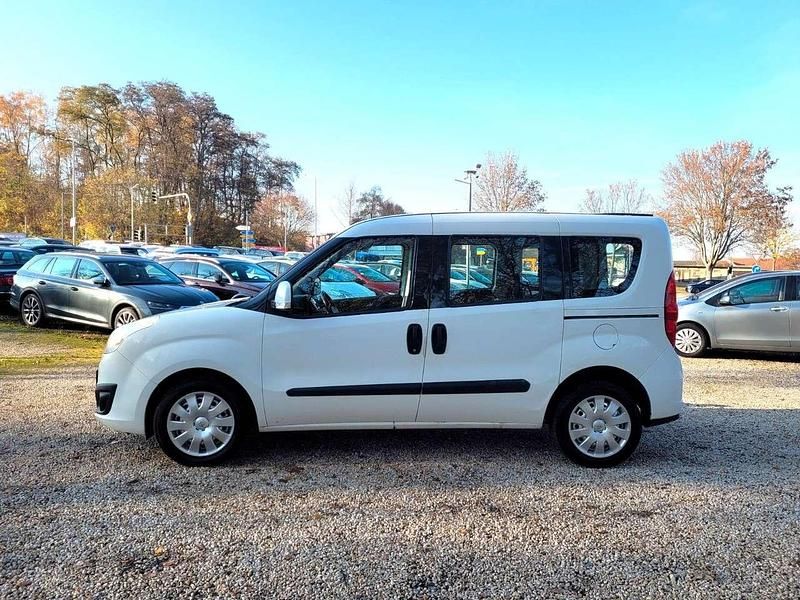Używany Opel Combo Edition 95 KM (69 kW) 2012 Biały Minivan