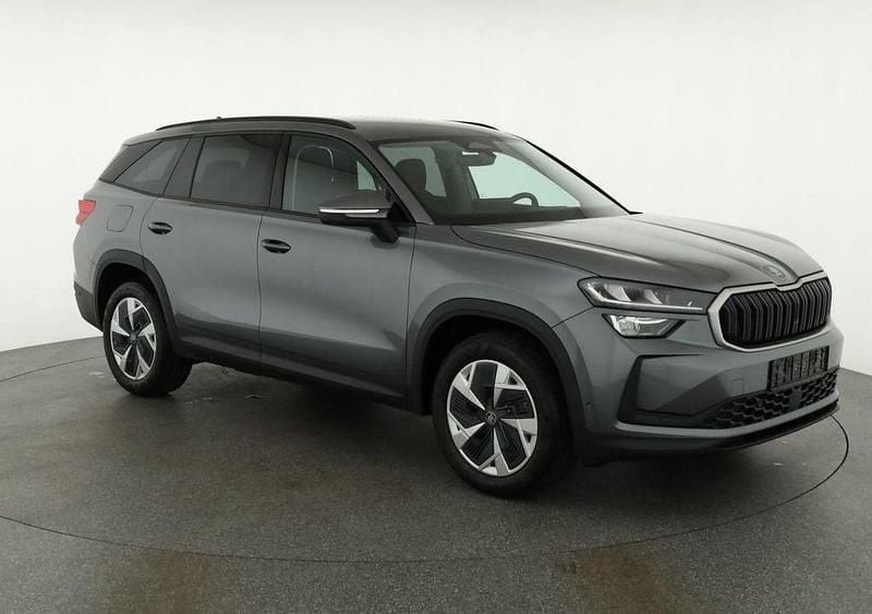 Neu Skoda Kodiaq Selection 193 PS (141 kW) 2025 Gold bronze metallic SUV