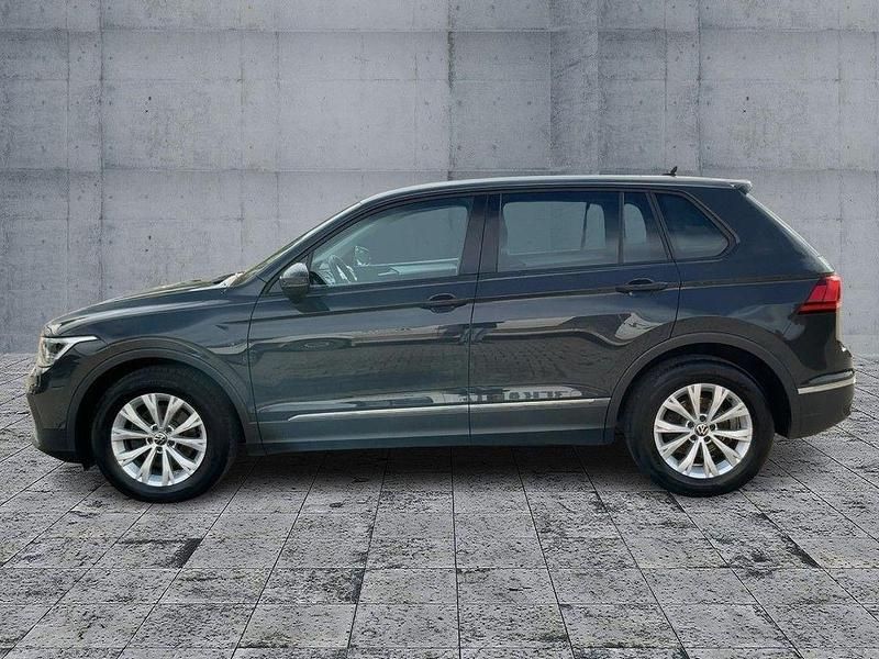 Gebraucht VW Tiguan 150 PS (110 kW) 2022 Uranograu SUV