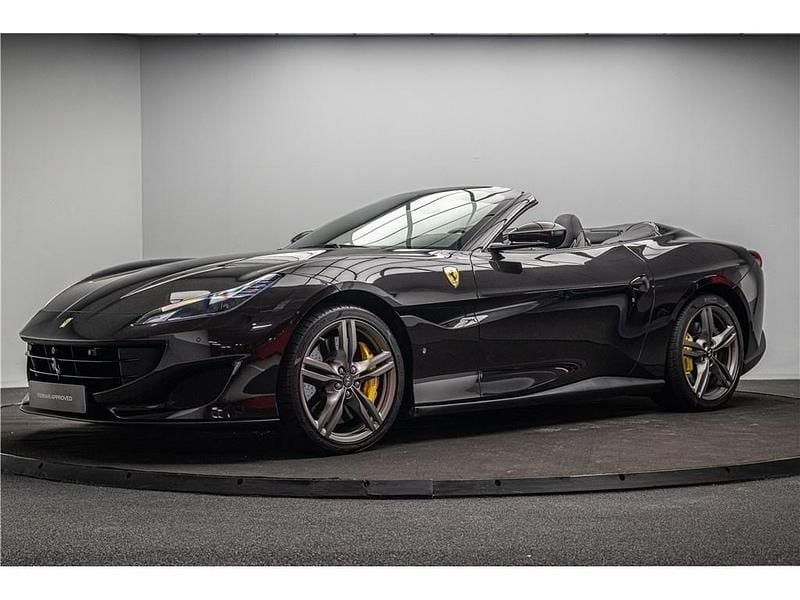 Second-hand Ferrari Portofino 816 CP (600 kW) 2018 Negru Cabrio