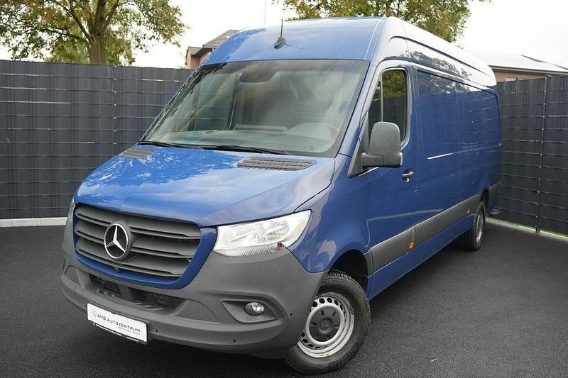 Blau Gebraucht 2022 Mercedes Sprinter Van | 26.599 € (Guter Preis) - Bild 1/4