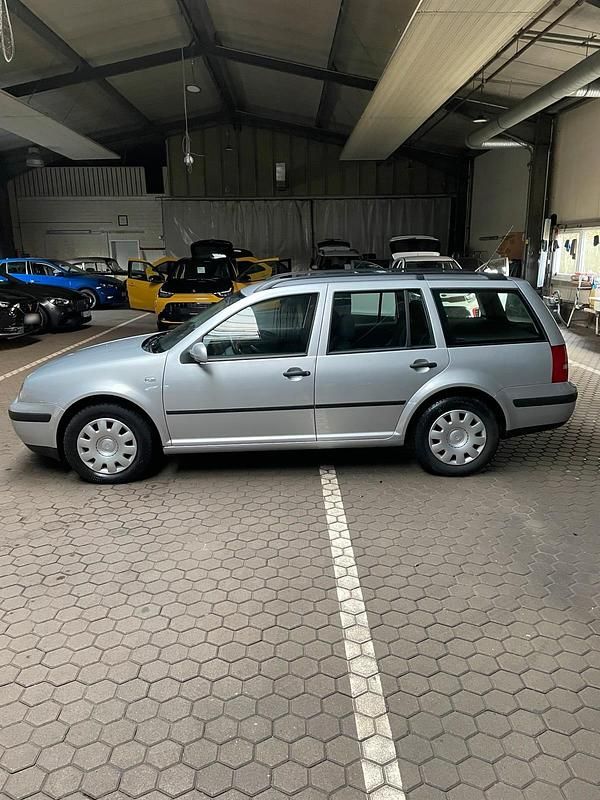 Gebraucht VW Golf IV 100 PS (73 kW) 2004 Silber Kombi