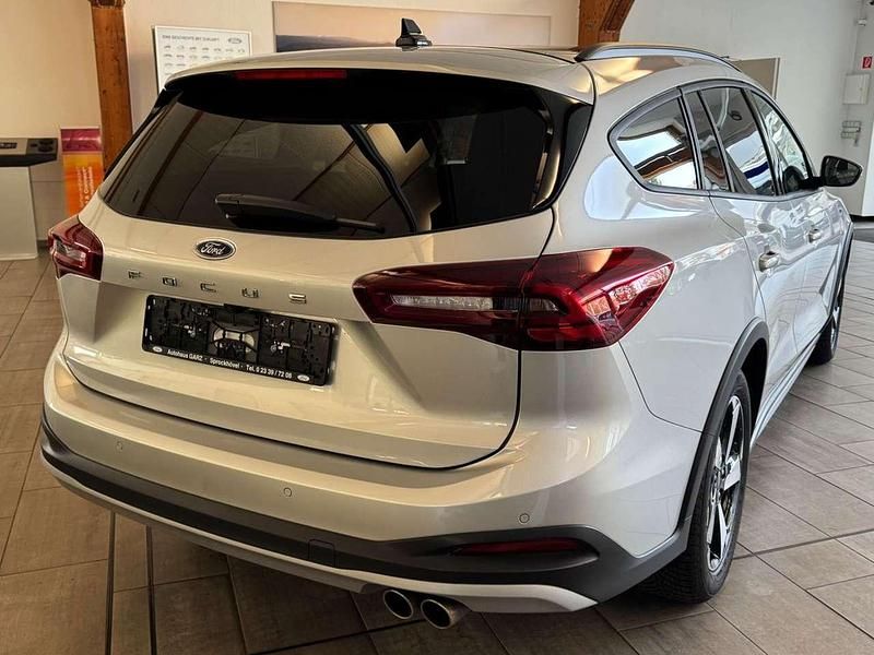 Gebraucht Ford Focus Active X 155 PS (114 kW) 2025 Moondust silber met Kombi