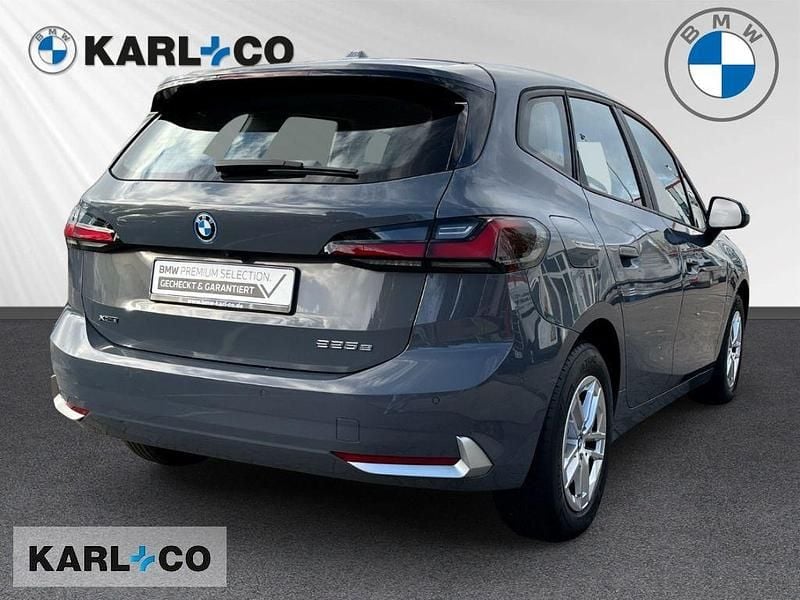 Gebraucht BMW 225 Active Tourer Luxury Line 245 PS (180 kW) 2022 Grau Van / Kleinbus