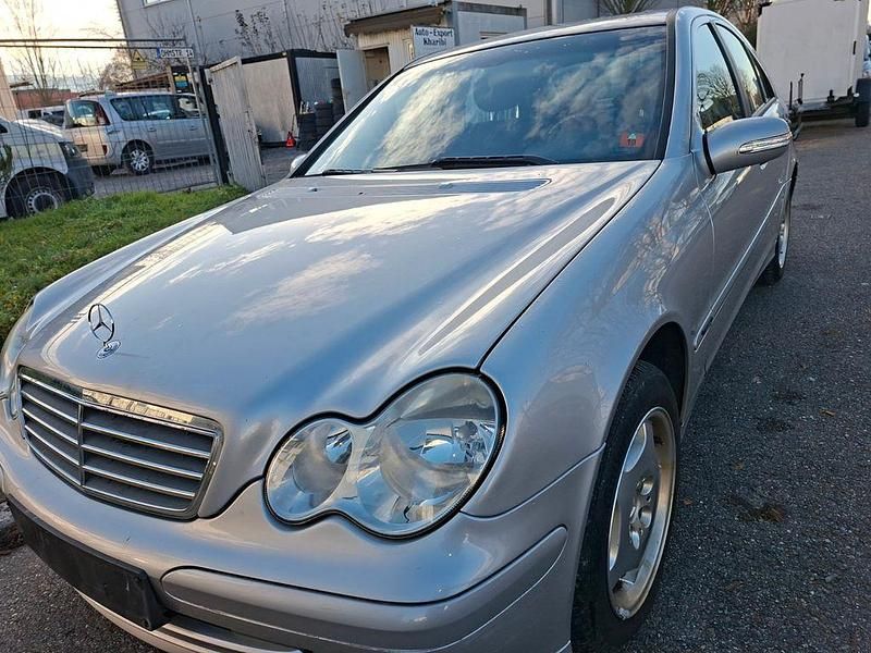 Gebraucht Mercedes C200 Classic 122 PS (89 kW) 2004 Silber Limousine