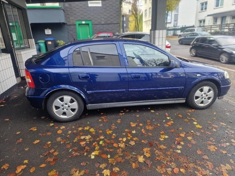 Andere farben Gebraucht 2003 Opel Astra Coupé | 3.600 € (Etwas zu teuer) - Bild 1/4