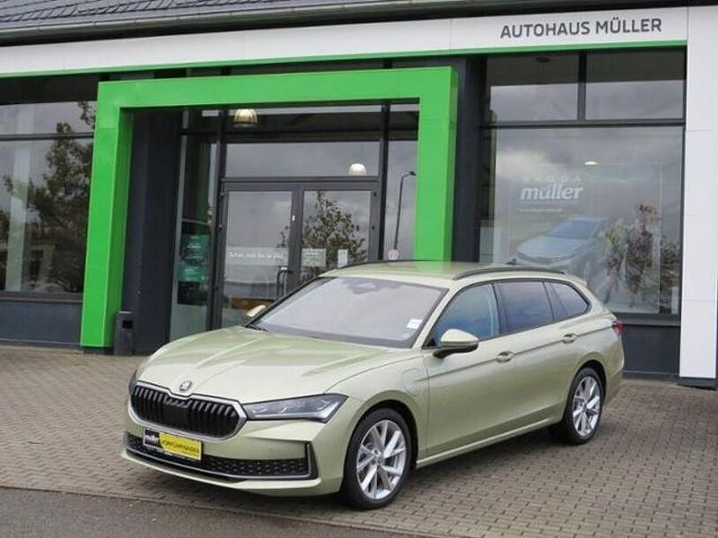 Gebraucht Skoda Superb Selection 204 PS (150 kW) 2024 Gelb Limousine