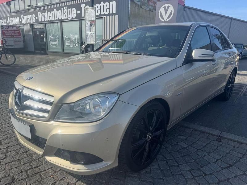 Beige Gebraucht 2011 Mercedes C180 Limousine | 10.990 € (Fairer Preis) - Bild 1/4