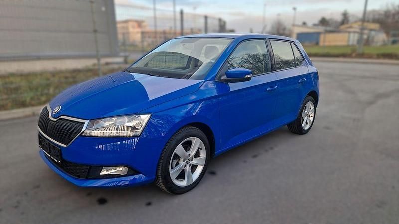 Gebraucht Skoda Fabia Cool Plus 60 PS (44 kW) 2020 Blau Limousine