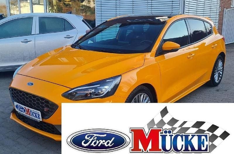 Orange Gebraucht 2021 Ford Focus ST Limousine | 25.990 € (Superpreis) - Bild 1/4