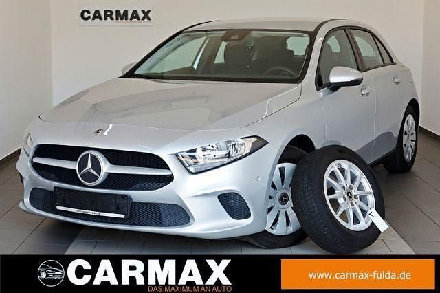 Silber Gebraucht 2021 Mercedes A200 Limousine | 23.500 € (Guter Preis) - Bild 1/4