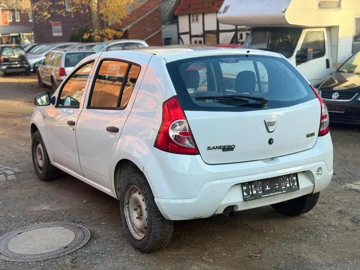 Gebraucht Dacia Sandero 75 PS (55 kW) 2009 Weiß Kleinwagen