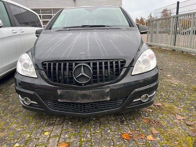 Schwarz Gebraucht 2009 Mercedes B200 Sport Van / Kleinbus | 4.985 € (Fairer Preis) - Bild 1/4